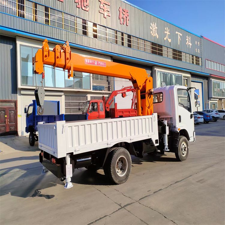 旅顺口区三轮随车吊定制 农用改装机自备吊中瑞长期出售